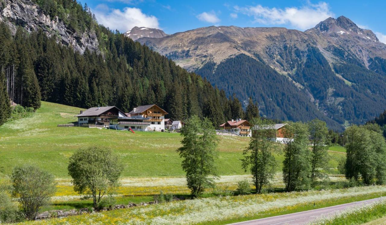 Gasthof Rabenstein Sarentino 外观 照片